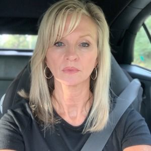 Meet your Posher, Bobbie